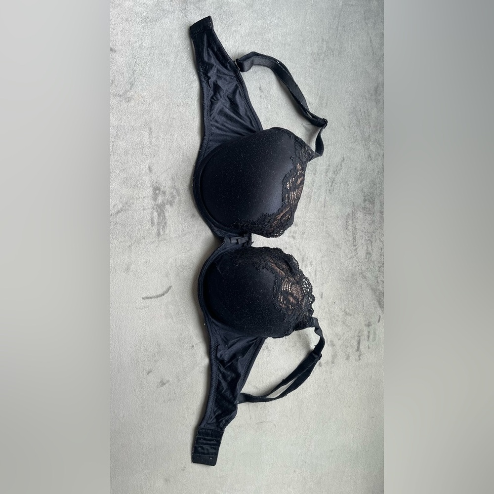 B.tempted black bra with lace trimming